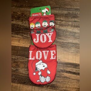 Peanuts Christmas Oven Mitts